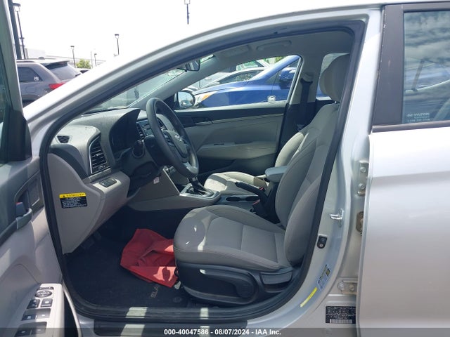 Hyundai ELANTRA SE 2018 KMHD74LFXJU646110 Image 5