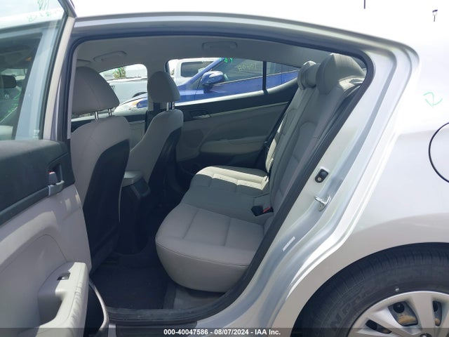 Hyundai ELANTRA SE 2018 KMHD74LFXJU646110 Image 8