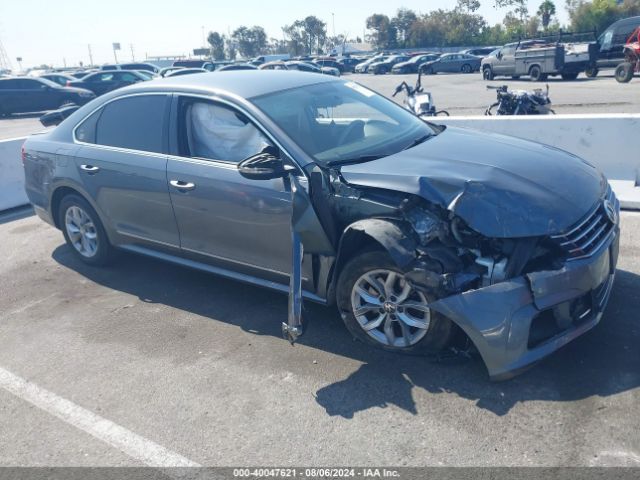 1VWAT7A36HC021696 Volkswagen Passat 1.8t S