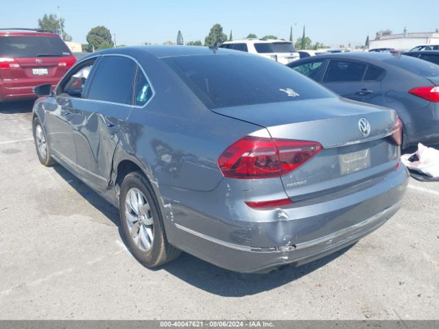 1VWAT7A36HC021696 Volkswagen Passat 1.8t S