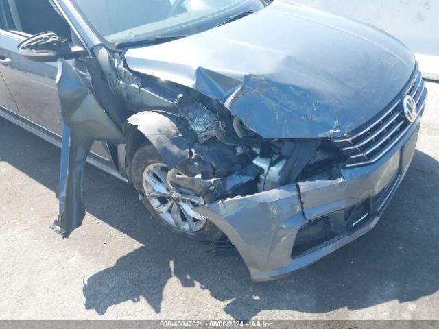 1VWAT7A36HC021696 Volkswagen Passat 1.8t S