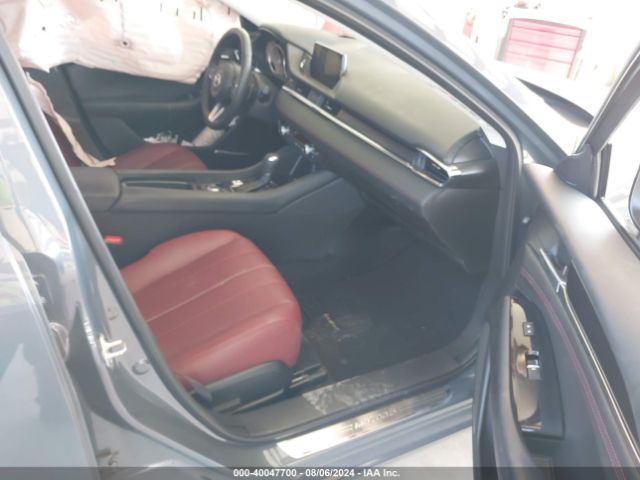 JM1GL1WY6M1606220 Mazda Mazda6 Carbon Edition