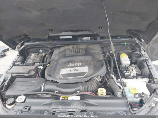 1C4BJWEG2EL313510 Jeep Wrangler Unlimited Sahara