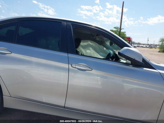 WBA8A9C36HK864848 BMW 320i
