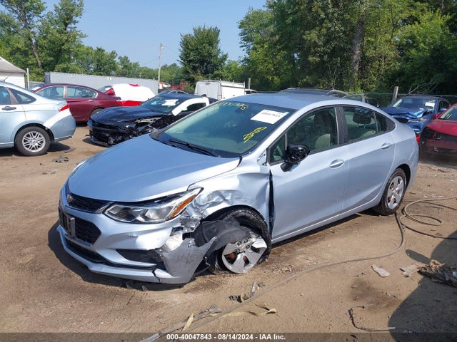 Chevrolet Cruze Ls Auto 2018 1G1BC5SM3J7135360 Image 2