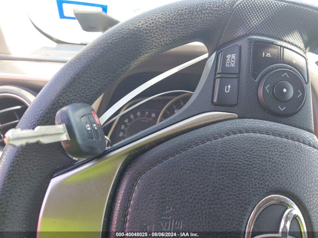 Toyota RAV4 LE 2015 JTMZFREV8FJ059833 Image 11