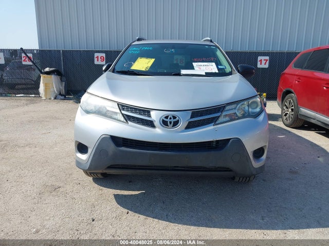 Toyota RAV4 LE 2015 JTMZFREV8FJ059833 Image 12