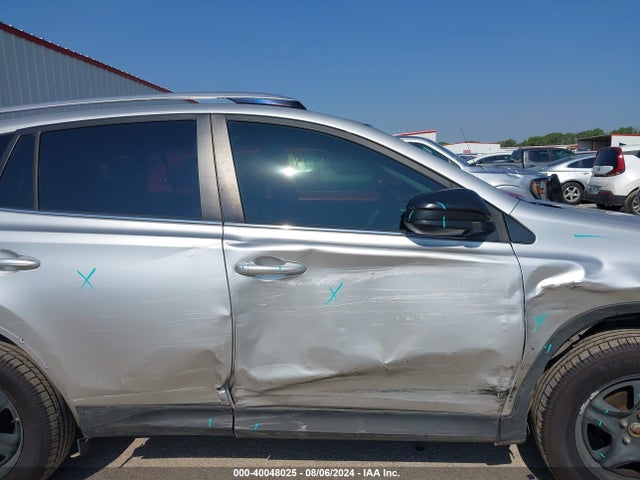 Toyota RAV4 LE 2015 JTMZFREV8FJ059833 Image 13