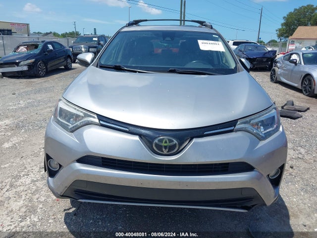 Toyota Rav4 Limited 2018 JTMDFREV5JJ231593 Image 13