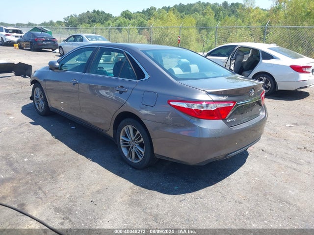 4T1BF1FK0HU640988 Toyota CAMRY SE