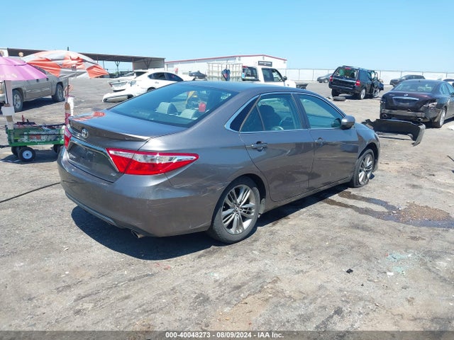 4T1BF1FK0HU640988 Toyota CAMRY SE