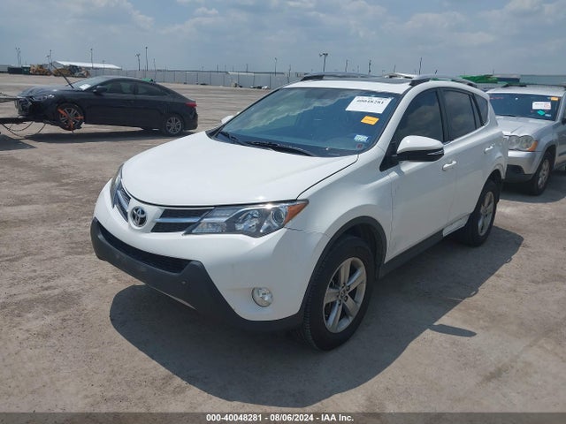 Toyota Rav4 Xle 2015 JTMWFREV8FJ055770 Image 2