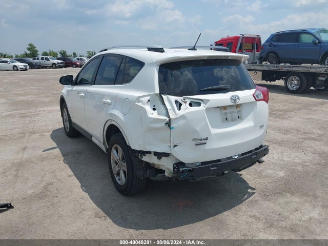 Toyota Rav4 Xle 2015 JTMWFREV8FJ055770 Image 3