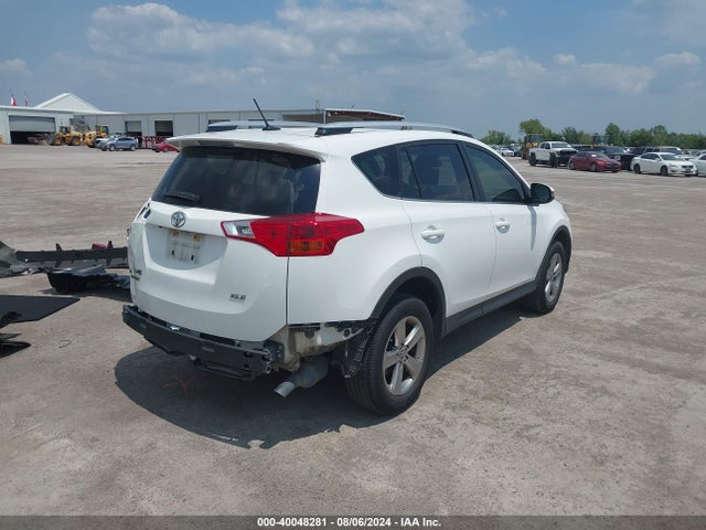 Toyota Rav4 Xle 2015 JTMWFREV8FJ055770 Image 4