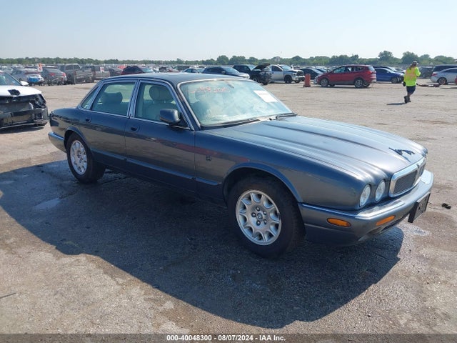 2001 JAGUAR XJ8 SAJDA14C71LF32794 Photo 0
