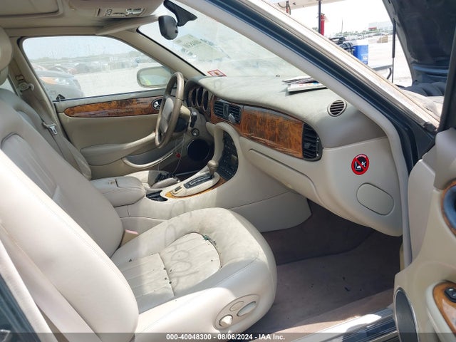 2001 JAGUAR XJ8 SAJDA14C71LF32794 Photo 4