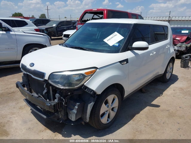 KIA Soul 2014 KNDJN2A2XE7045558 Image 2