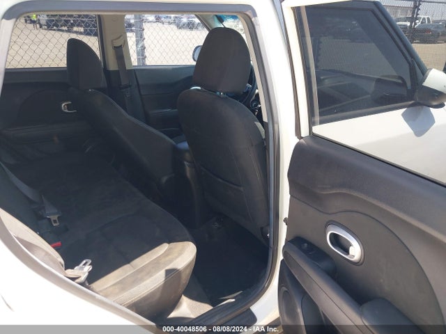 KIA Soul 2014 KNDJN2A2XE7045558 Image 8