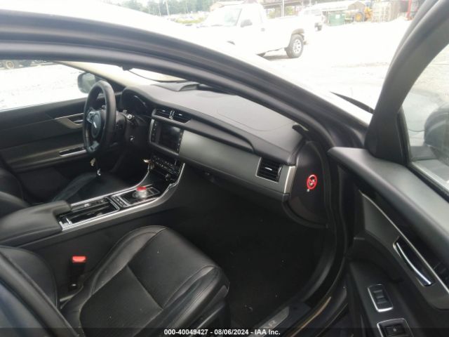 SAJBK4BV4GCY15962 Jaguar Xf 35t Prestige
