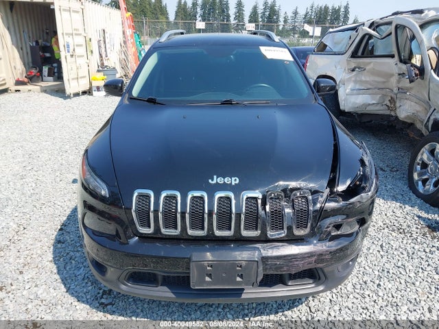 1C4PJMCS4HW640009 Jeep Cherokee Latitude 4x4