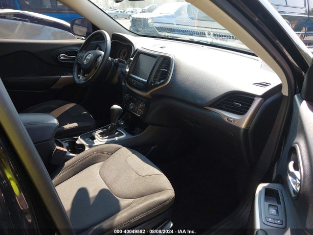 1C4PJMCS4HW640009 Jeep Cherokee Latitude 4x4