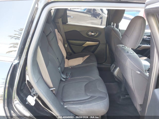 1C4PJMCS4HW640009 Jeep Cherokee Latitude 4x4