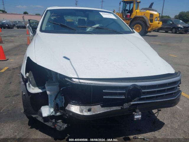 1VWBA7A32JC005513 Volkswagen Passat 2.0t Se