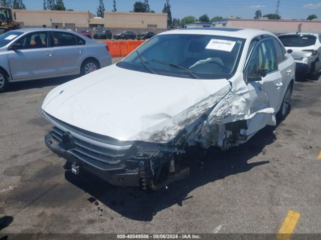 1VWBA7A32JC005513 Volkswagen Passat 2.0t Se