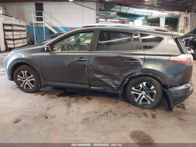Toyota RAV4 LE 2018 JTMBFREV2JJ180299 Image 14