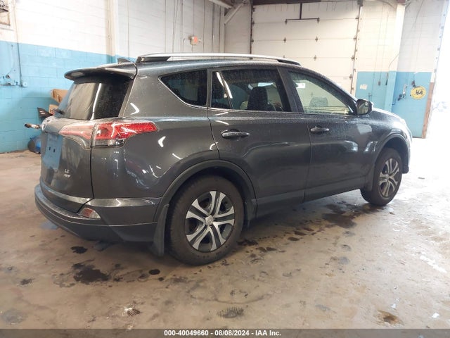 Toyota RAV4 LE 2018 JTMBFREV2JJ180299 Image 4