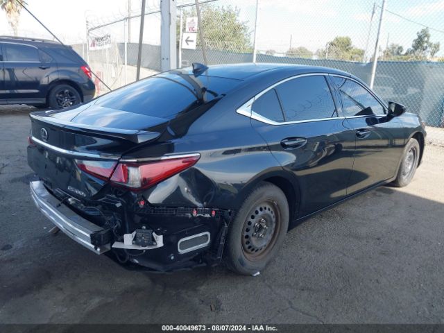 58ADA1C16PU032628 Lexus ES 300H