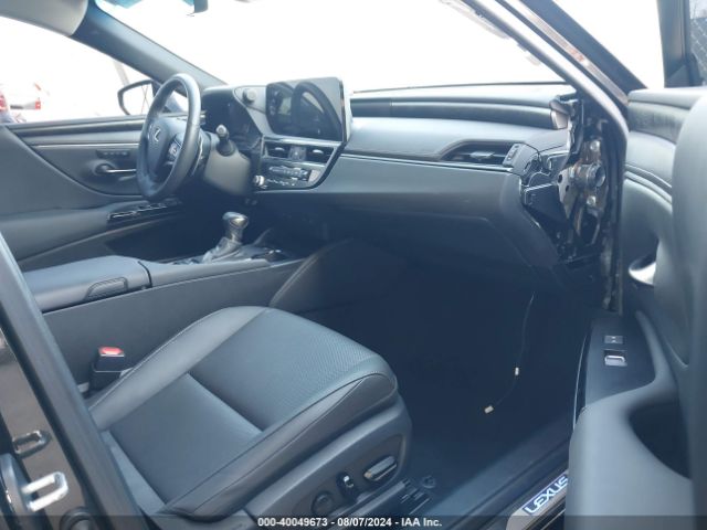 58ADA1C16PU032628 Lexus ES 300H