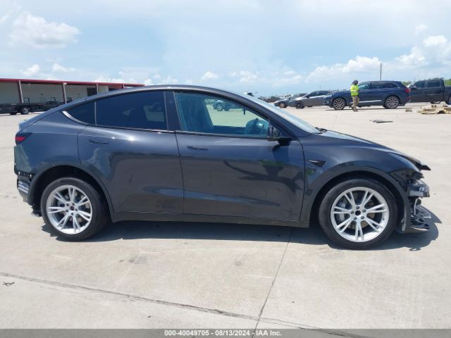 7SAYGDED1RF052031 Tesla Model Y