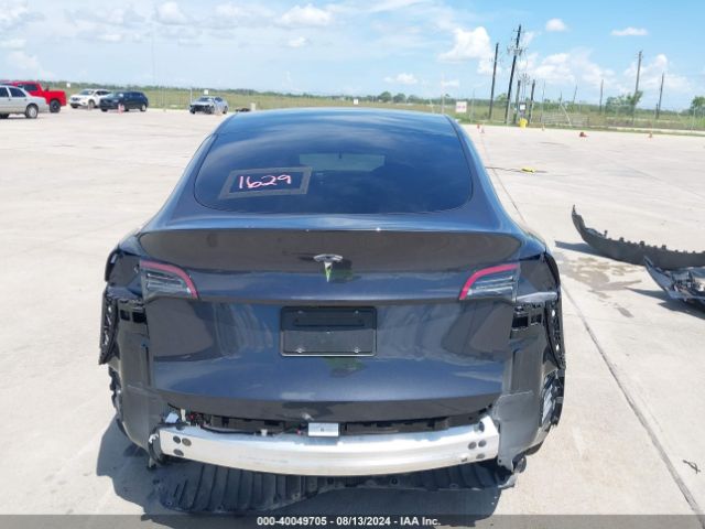 7SAYGDED1RF052031 Tesla Model Y