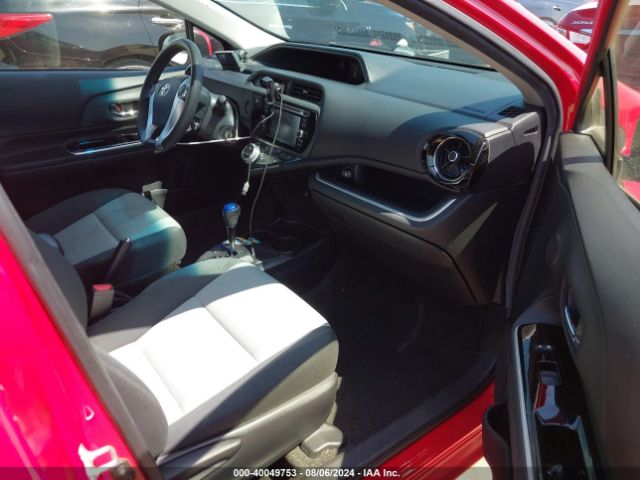 JTDKDTB3XF1099869 Toyota Prius C Two
