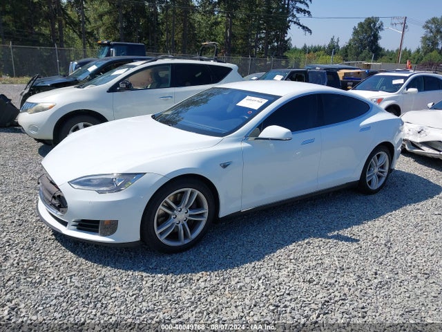 Tesla Model S 60/70/85 2015 5YJSA1S11FF099083 Image 2