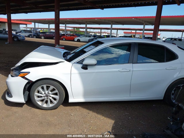 Toyota CAMRY LE 2022 4T1C11AK1NU688828 Image 14