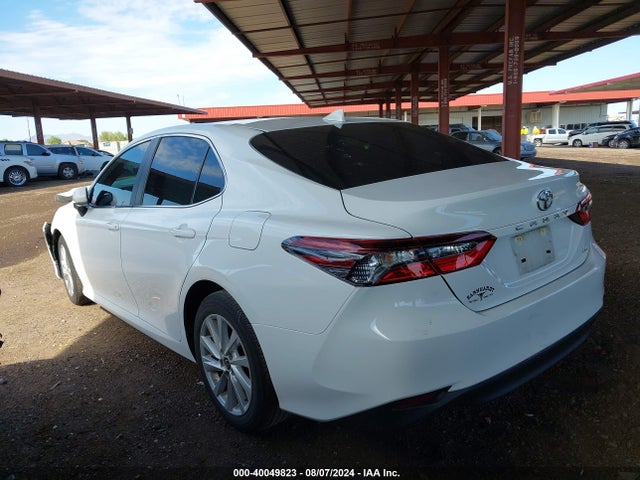 Toyota CAMRY LE 2022 4T1C11AK1NU688828 Image 3
