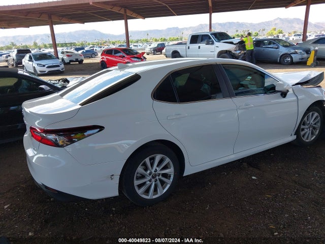 Toyota CAMRY LE 2022 4T1C11AK1NU688828 Image 4