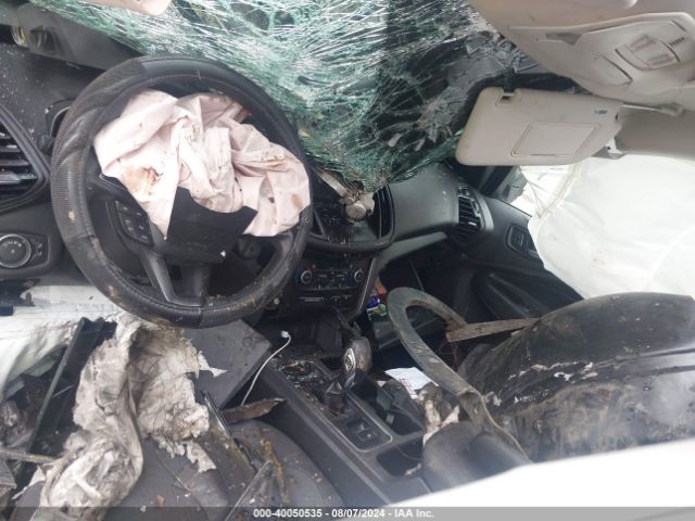 1FMCU9GD0JUA77214 Ford ESCAPE SE