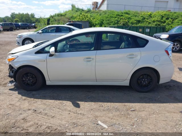 JTDKN3DU4F0413573 Toyota Prius Four