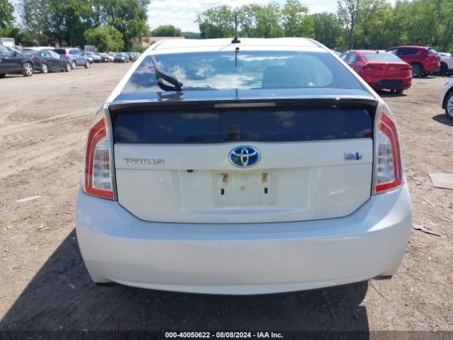 JTDKN3DU4F0413573 Toyota Prius Four