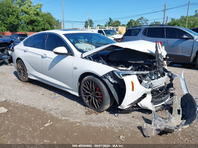 2019 W04GS6SS2K1020459 main image