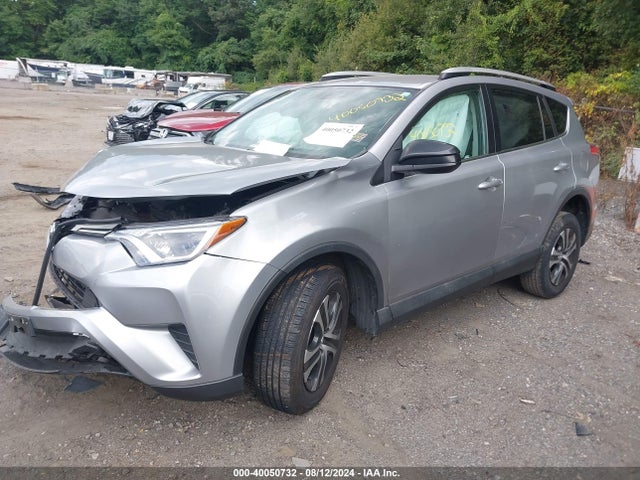 Toyota RAV4 LE 2016 2T3BFREV1GW413373 Image 2
