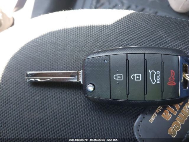 KNDPB3AC2F7683631 KIA Sportage Lx