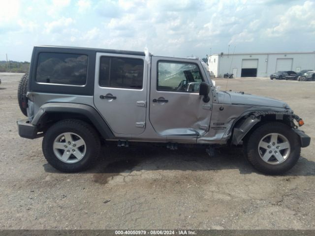 1C4BJWDG8GL158448 Jeep Wrangler Unlimited Sport
