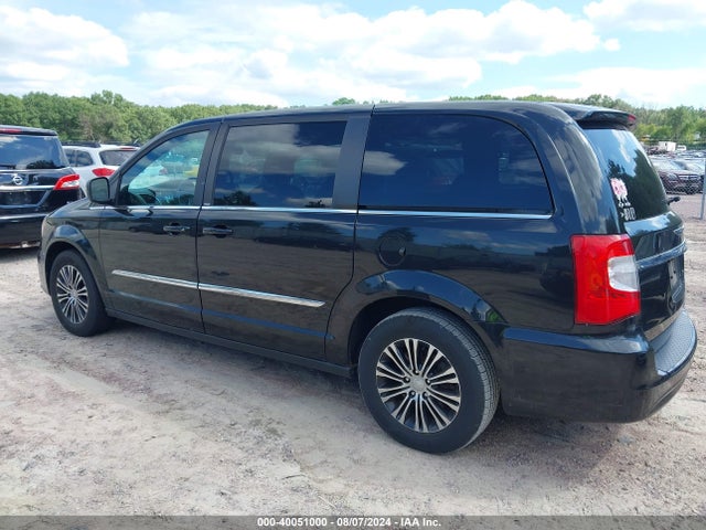 2C4RC1HG9ER132418 Chrysler Town & Country S