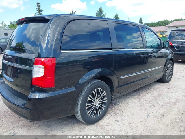 2C4RC1HG9ER132418 Chrysler Town & Country S