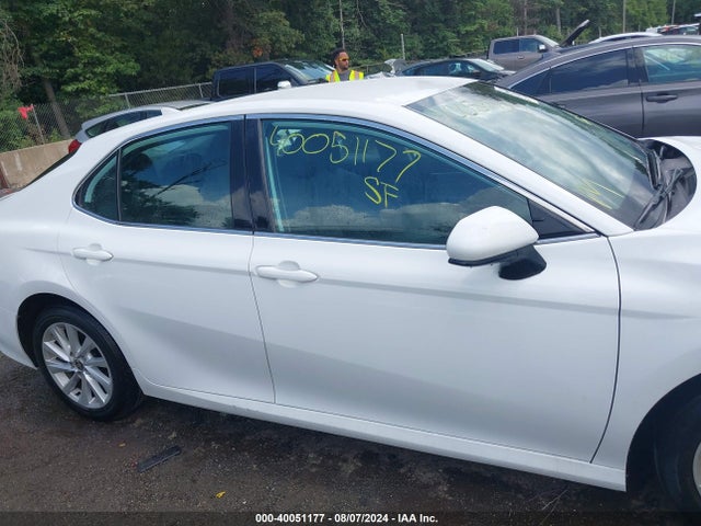 Toyota CAMRY LE 2023 4T1C11AK3PU755058 Image 13