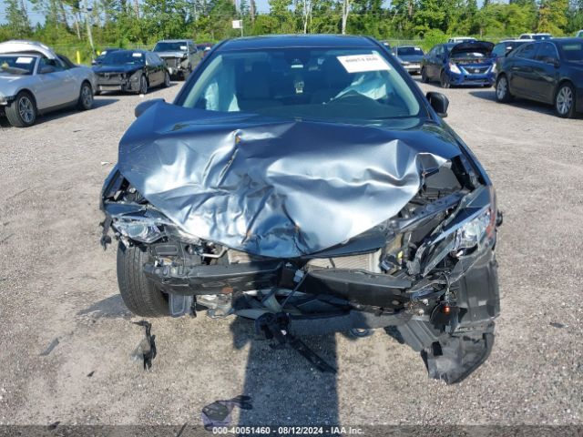 2T1BURHE5JC976106 Toyota COROLLA L